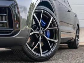 Volkswagen Touareg thumbnail 58