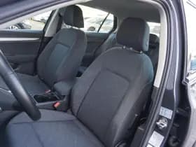 Volkswagen Golf thumbnail 4