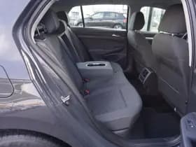 Volkswagen Golf thumbnail 31