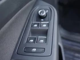 Volkswagen Golf thumbnail 34