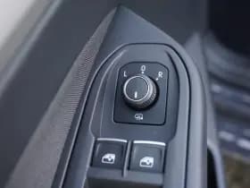 Volkswagen Golf thumbnail 35
