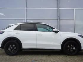 Volkswagen T-Roc thumbnail 3