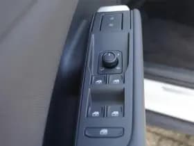 Volkswagen T-Roc thumbnail 24