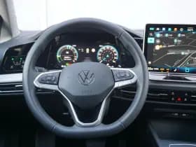 Volkswagen Golf thumbnail 42