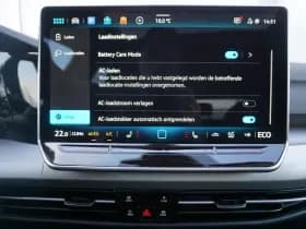 Volkswagen Golf thumbnail 59