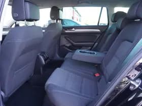 Volkswagen Passat thumbnail 38