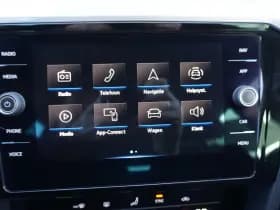 Volkswagen Passat thumbnail 48
