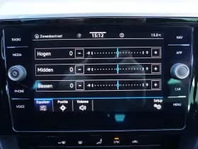 Volkswagen Passat thumbnail 58