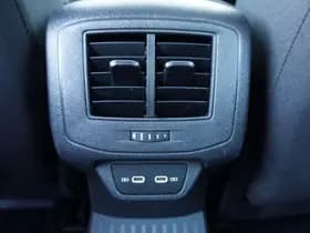 Volkswagen T-Roc thumbnail 36
