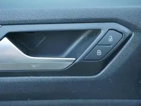 Volkswagen T-Roc thumbnail 39