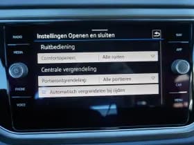 Volkswagen T-Roc thumbnail 44
