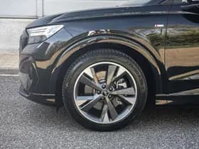 Audi Q4 e-tron thumbnail 15