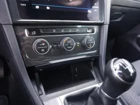 Volkswagen Golf thumbnail 28