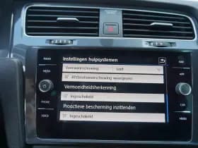 Volkswagen Golf thumbnail 42