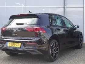 Volkswagen Golf thumbnail 2