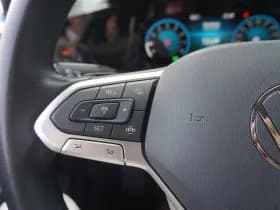 Volkswagen Golf thumbnail 21
