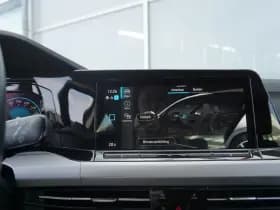 Volkswagen Golf thumbnail 41