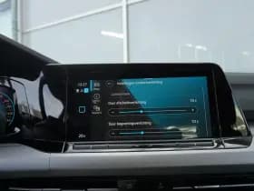 Volkswagen Golf thumbnail 43