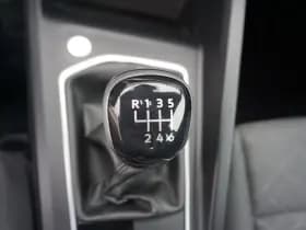 Volkswagen Golf thumbnail 31