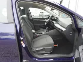 Volkswagen Golf thumbnail 32