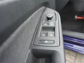 Volkswagen Golf thumbnail 35