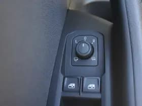 Volkswagen Passat thumbnail 39