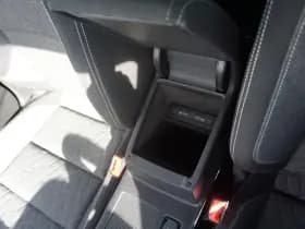 Volkswagen Passat thumbnail 43