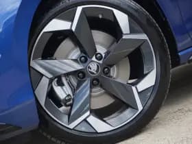 Škoda Superb thumbnail 12