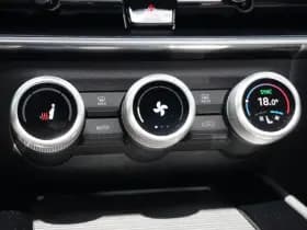 Škoda Superb thumbnail 35
