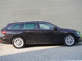 Škoda Octavia thumbnail 3