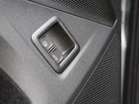 Volkswagen Tiguan thumbnail 35