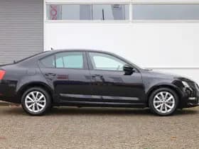 Škoda Octavia thumbnail 3