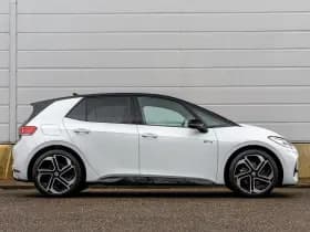 Volkswagen ID.3 thumbnail 3