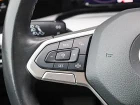 Volkswagen Golf thumbnail 23