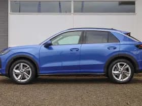 Volkswagen T-Roc thumbnail 11
