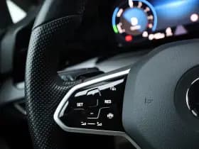 Volkswagen Golf thumbnail 23