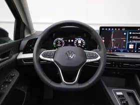 Volkswagen Golf thumbnail 21