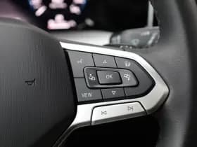 Volkswagen Golf thumbnail 25