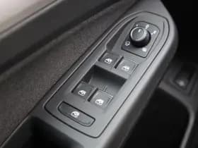 Volkswagen Golf thumbnail 31