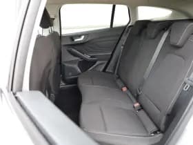 Ford Focus thumbnail 18