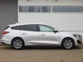 Ford Focus thumbnail 3