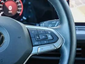 Volkswagen Golf thumbnail 28