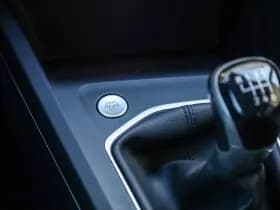 Volkswagen Golf thumbnail 36