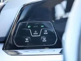 Volkswagen Golf thumbnail 42
