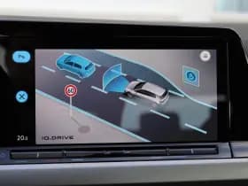 Volkswagen Golf thumbnail 38
