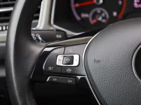Volkswagen T-Roc thumbnail 24