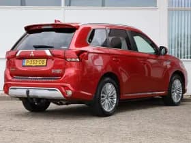 Mitsubishi Outlander thumbnail 2