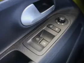 Volkswagen Up! thumbnail 16