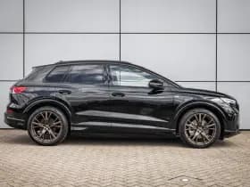 Audi Q4 e-tron thumbnail 3