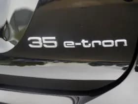 Audi Q4 e-tron thumbnail 14
